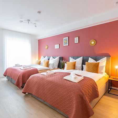 Golden Design Apartment Familie Business 6 Pers Buero Fitnessecke Naehe Messe Dus 1000 Mbit Duisburg Exterior photo