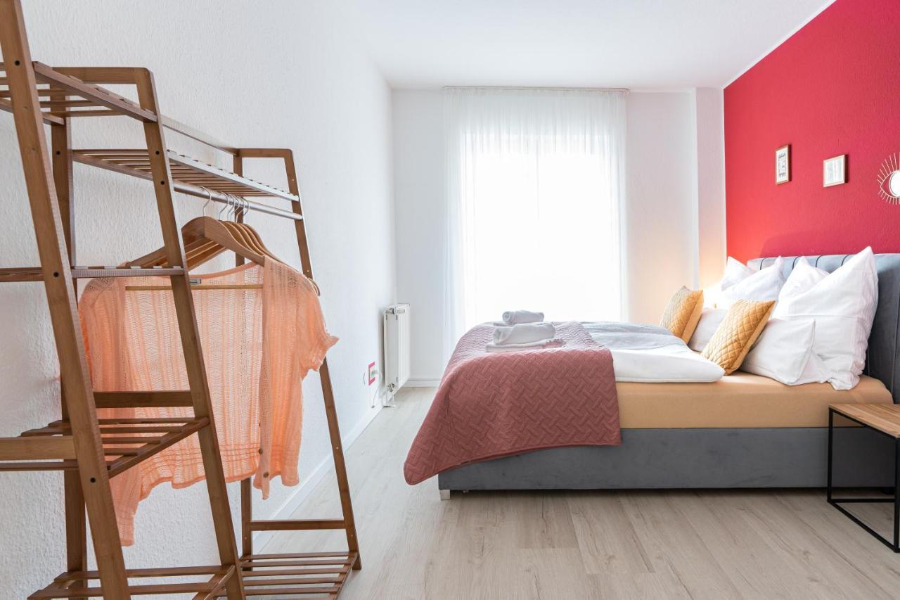 Golden Design Apartment Familie Business 6 Pers Buero Fitnessecke Naehe Messe Dus 1000 Mbit Duisburg Exterior photo